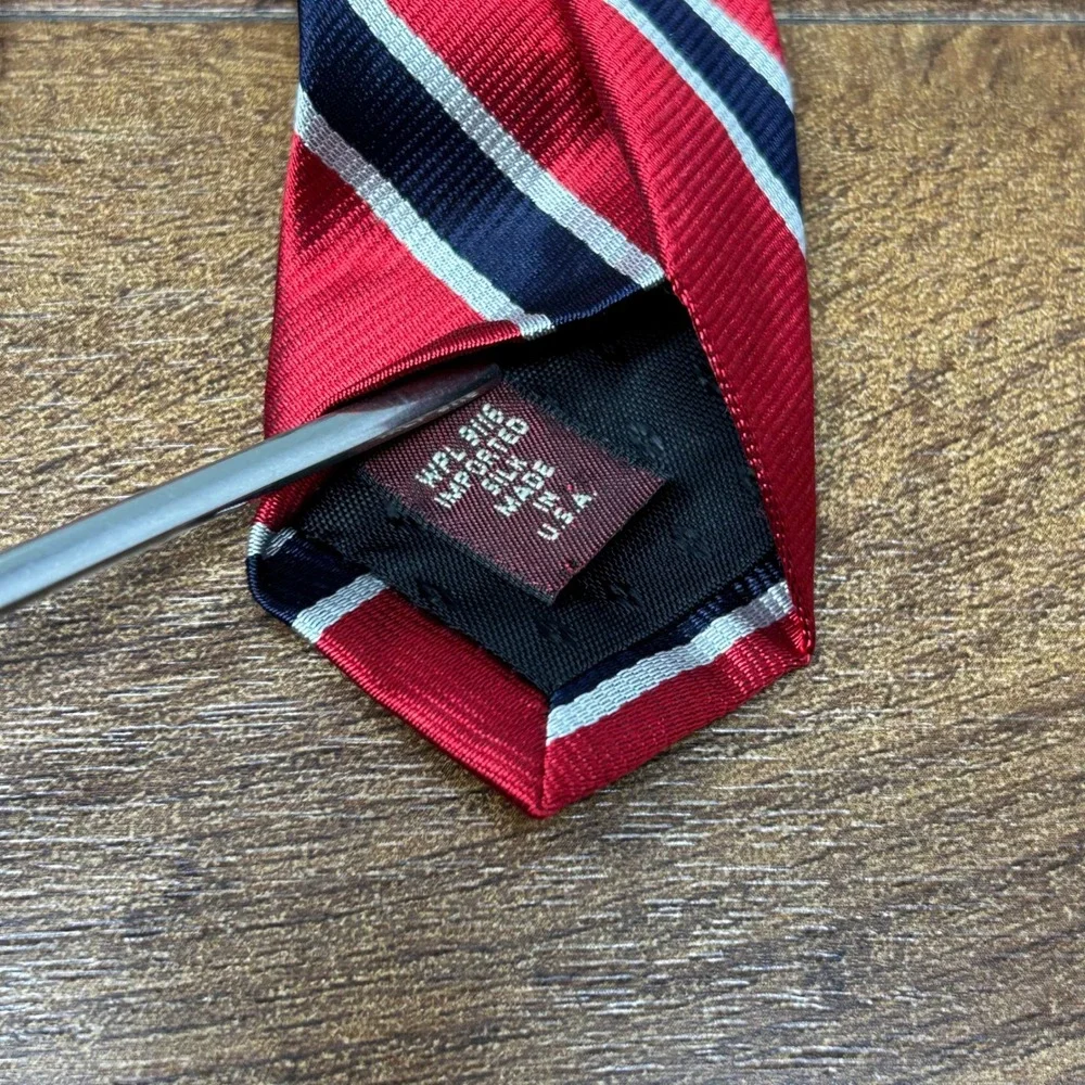 Allen Edmonds Collection Red &‎ Navy Striped 100% Silk Necktie USA